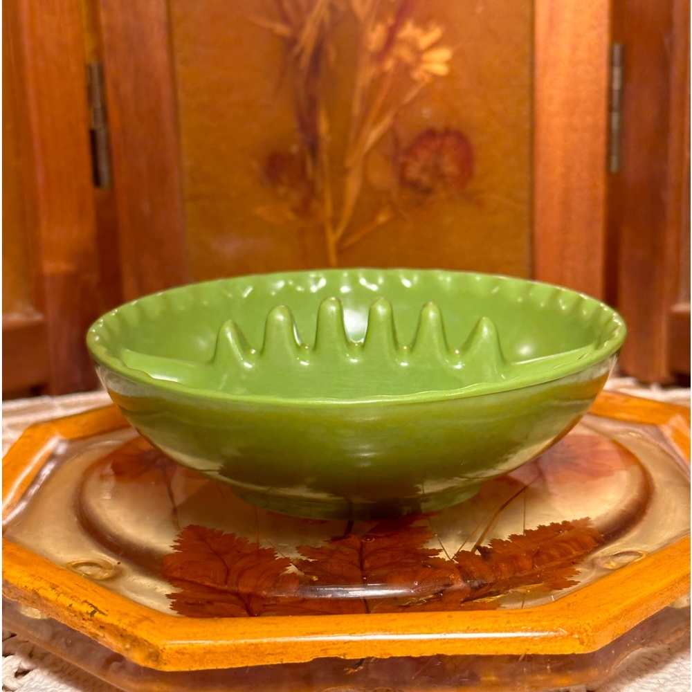 Mid-Century Anholt-Ashtray Avocado Green Hard Plastic 5” Across x 1.5” Tall